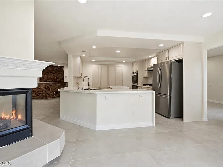 9081 Lawton Pine Dr — Photo 17