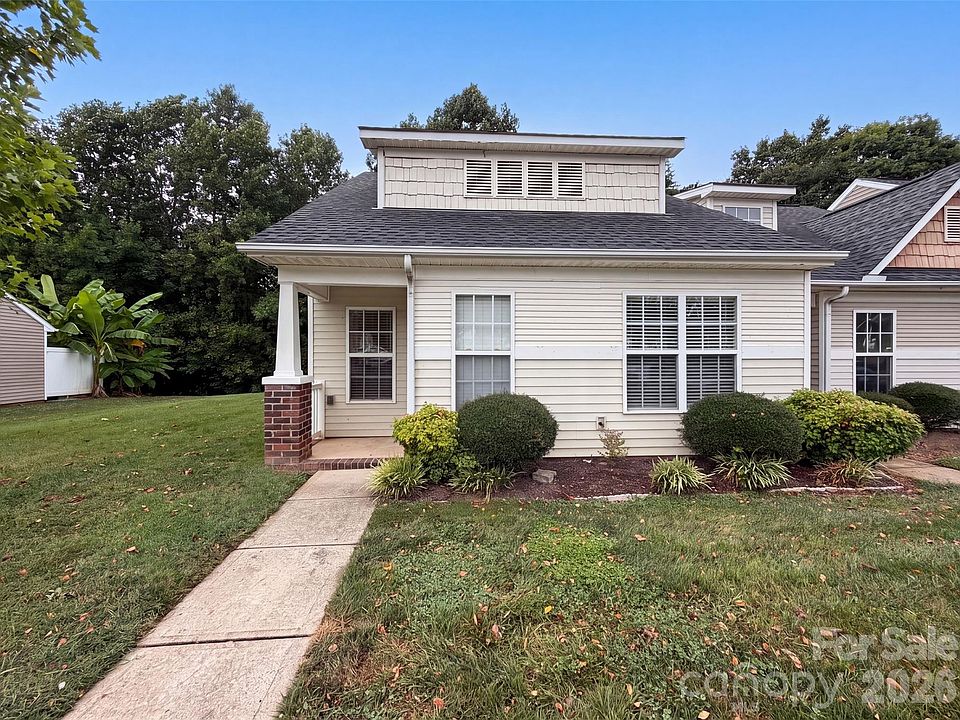 1st image of 946 Olde Towne Way