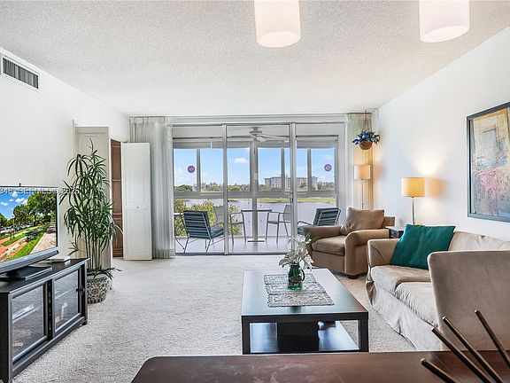 5th image of 3091 N Course Dr APT 502