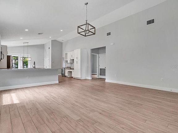 5th image of 6008 N 18th St
