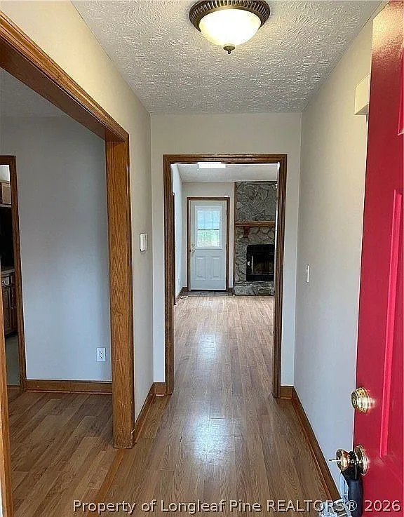 3 bed, 2.0 bath, 1150 sqft, $1,600 — Photo 2