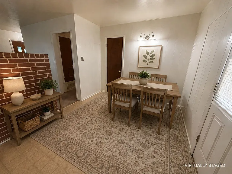 1323 Gardenia Ave — Photo 4