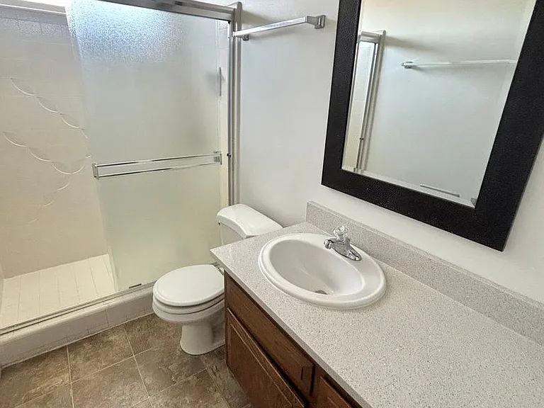 3570 Del Amo Blvd — Photo 8