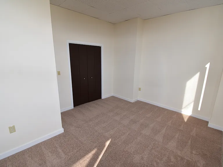 Fallview Apartments — Photo 2