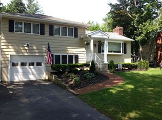 26 Montrose Dr, Delmar, NY 12054