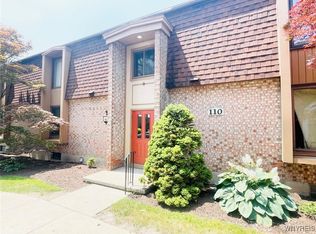 110 Charter Oaks Dr APT 3, Amherst, NY 14228