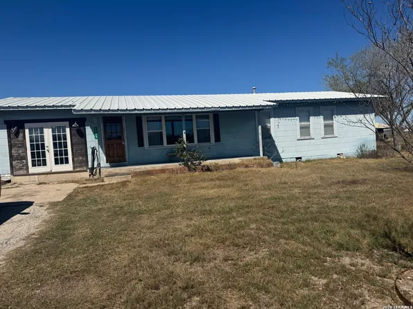 1325 Sh-80, Karnes, TX 78118