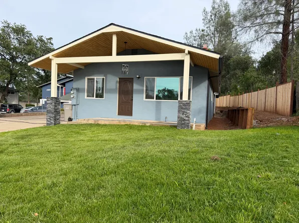 1975 8th St, Redding, CA 96001