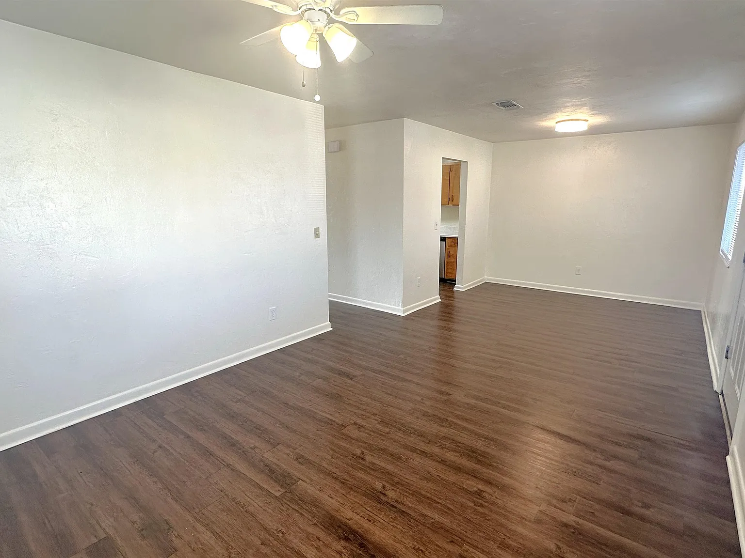 2 bed, 1.0 bath, 850 sqft, $1,025 — Photo 3