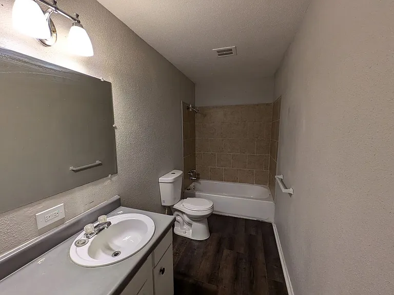 Sullivan Apartment Homes — Photo 29