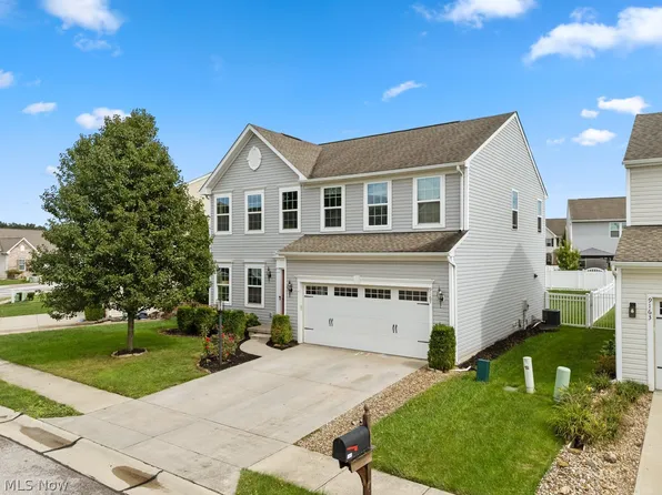 9167 Stonegate Cir, North Ridgeville, OH 44039