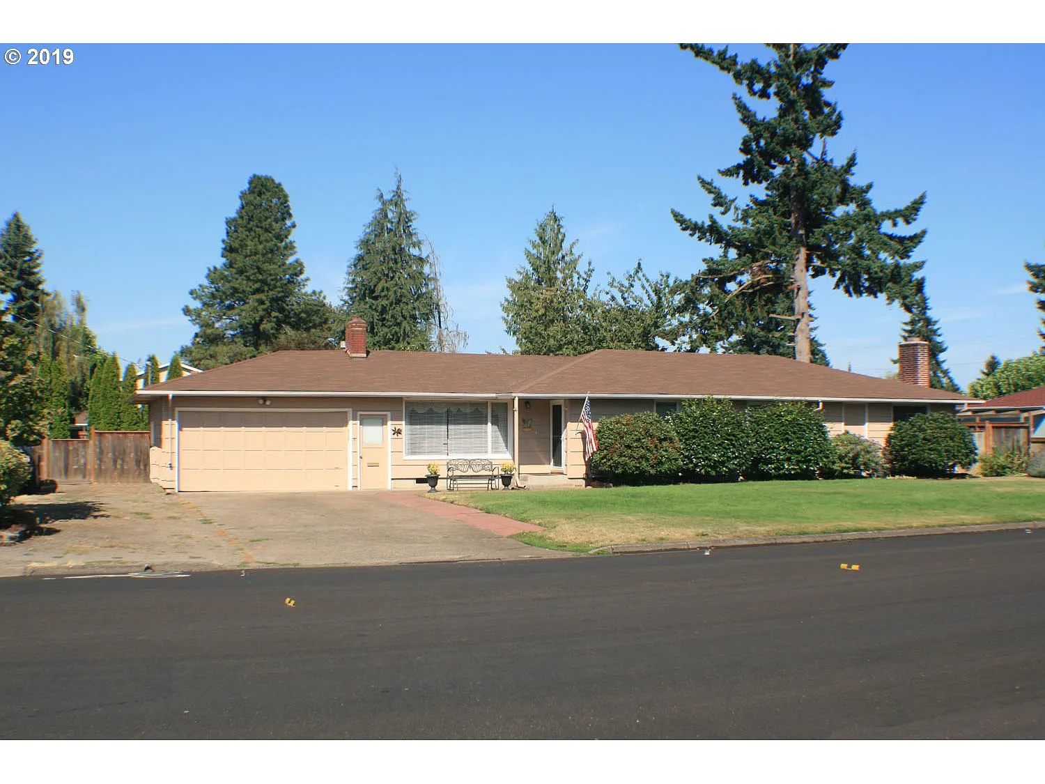 1708 Grove St photo 1
