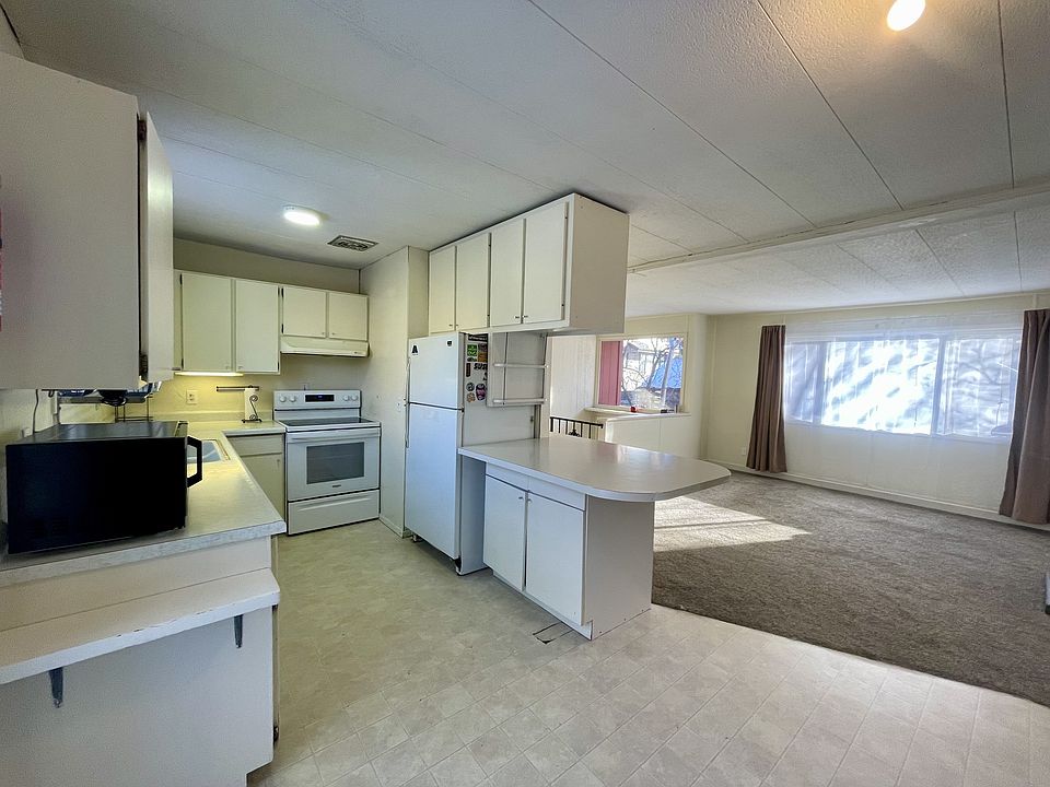 Kitchen & Living Room