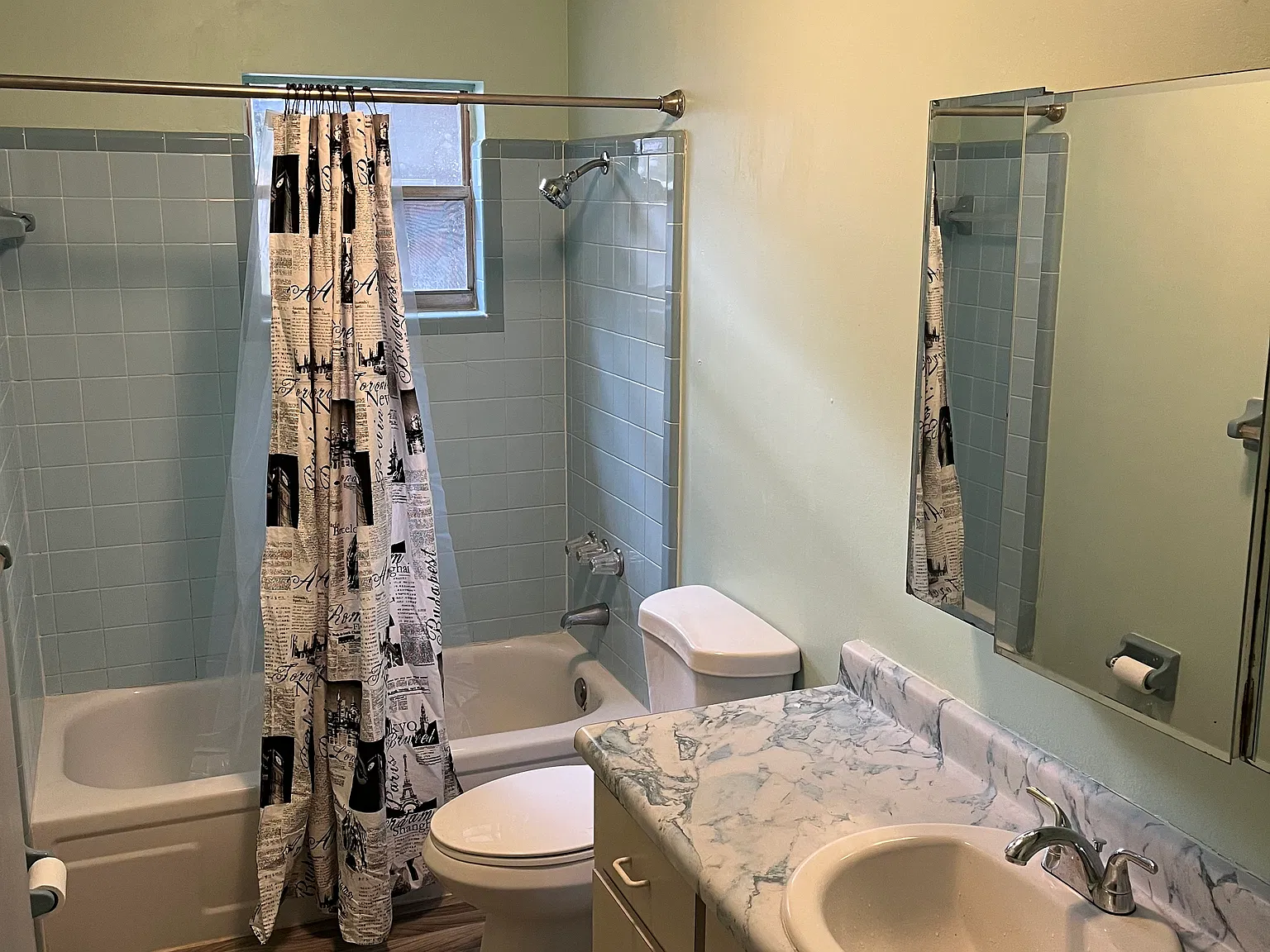 3 bed, 1275 sqft, $1,950 — Photo 2
