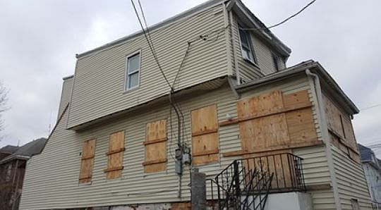 2nd image of 592-596 11th Ave