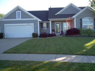 2045 Orchard Ridge Dr NW, Grand Rapids, MI 49534
