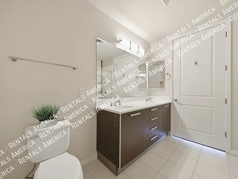 1 E Lexington Ave #905 — Photo 25