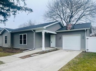 3087 Elmwood St, Monroe, MI 48162