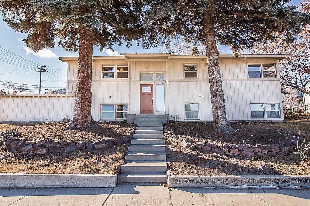 1405 Knight St — Photo 2