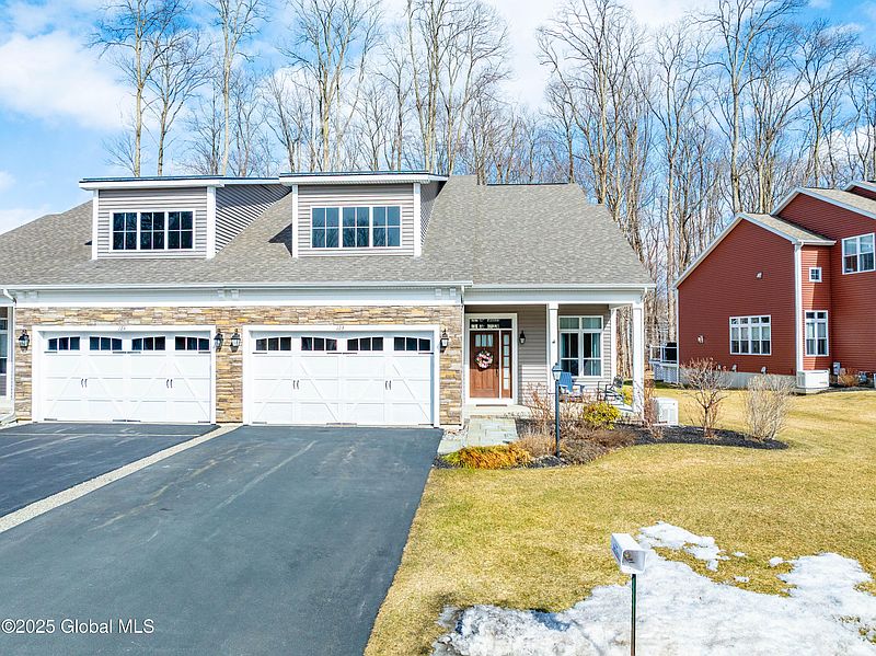 2nd image of 12B Macoun Drive