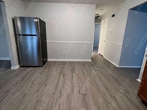4th image of 10306 Ittner Dr