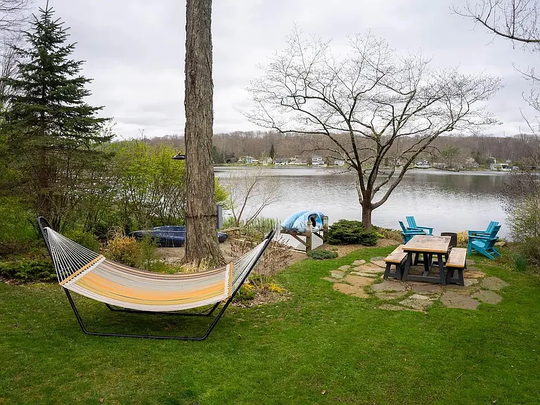 63 Lakeside Dr — Photo 3