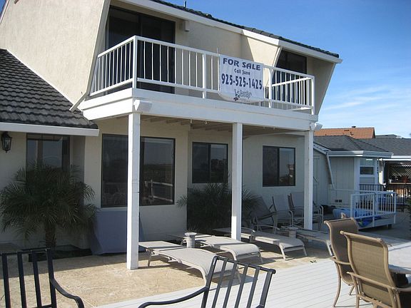 Enjoy Master Over Looking The Water Ways