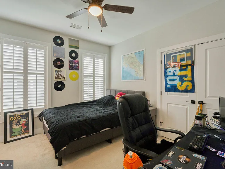 4107 Virginia St — Photo 23