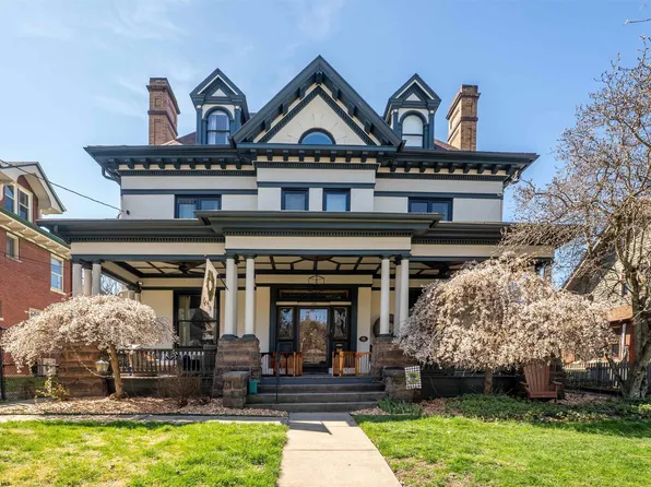 220 Park St, Morgantown, WV 26501