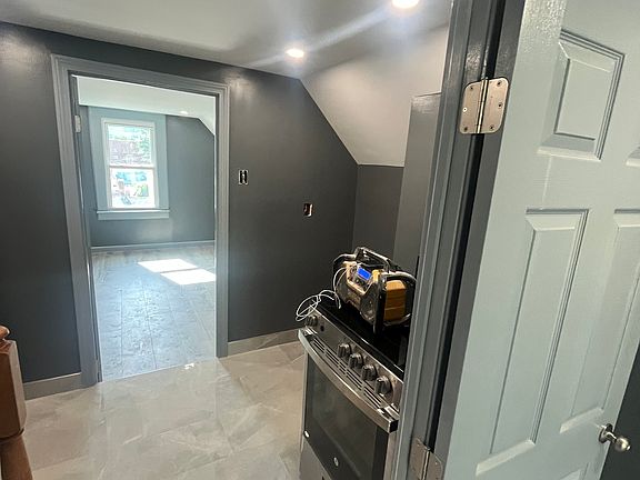 5th image of 36 Gilbert St #3