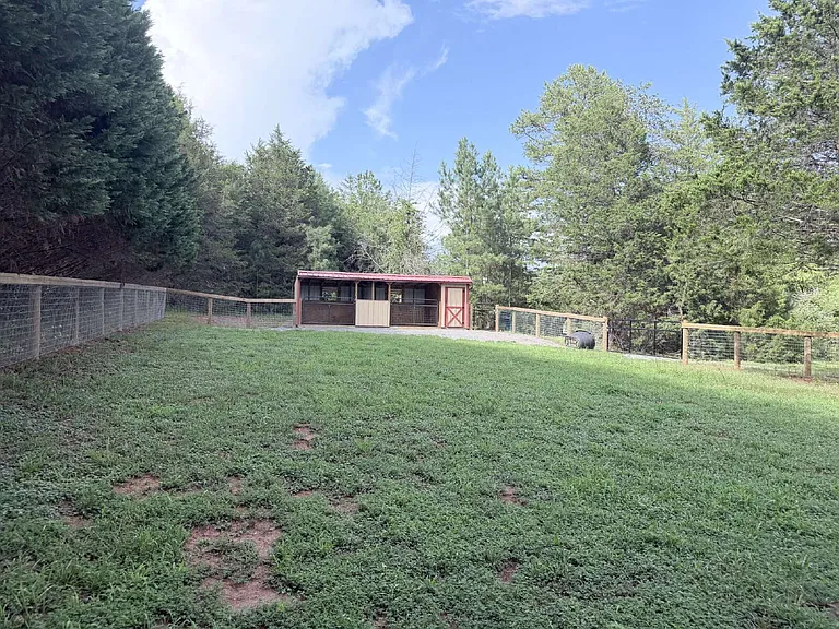 129 Redwood Ln — Photo 45