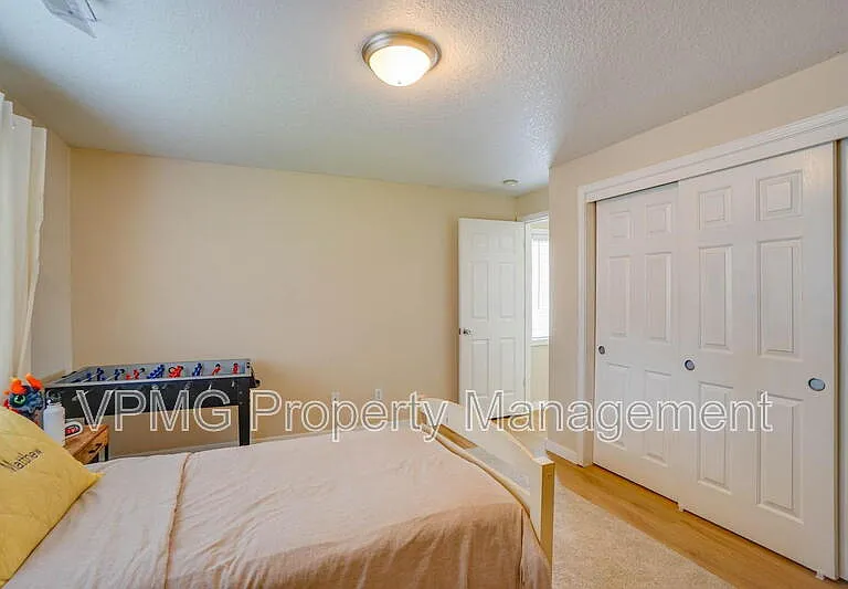 5906 NE 56th St — Photo 19
