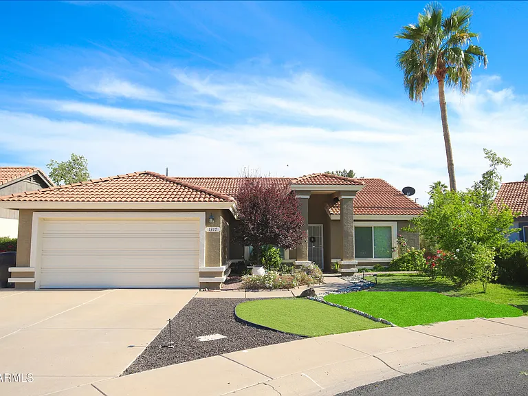 1317 E San Angelo Ave — Photo 1