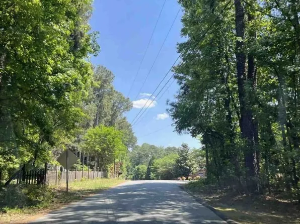 2279 Oakland Dr, Lawrenceville, GA 30044