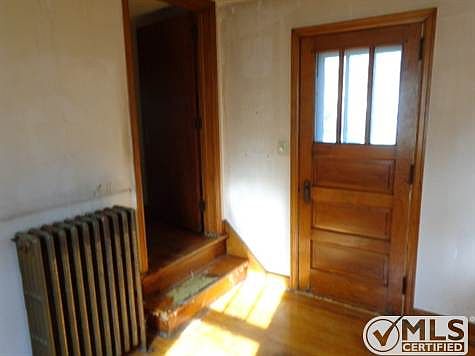 5th image of 912 Pine St