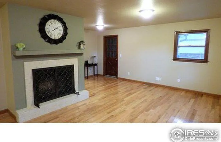 Living Room - 943 Dannys Ct