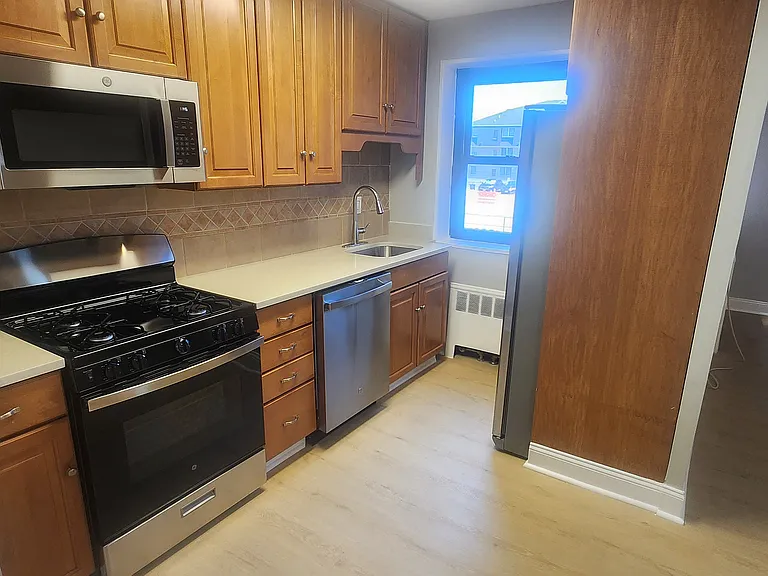 208 Anderson St #S3G — Photo 9