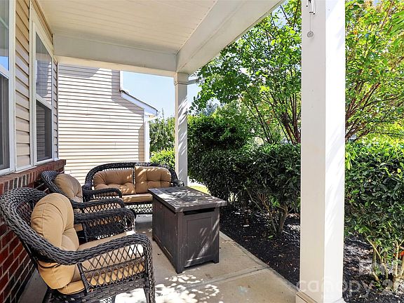 3rd image of 78066 Rillstone Dr