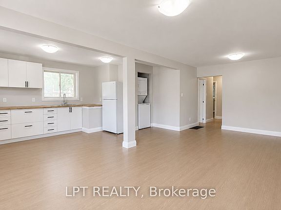5th image of 43 Newbury Dr