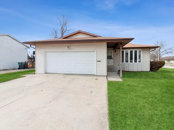 1736 9th St, Nevada, IA 50201