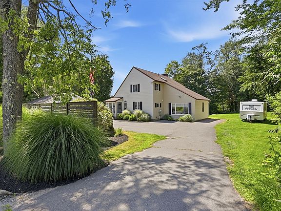 3rd image of 11 Pineridge Rd