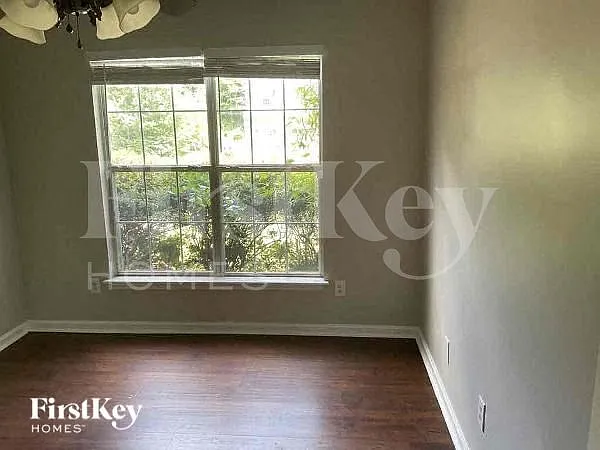 35 Harvard Dr — Photo 7