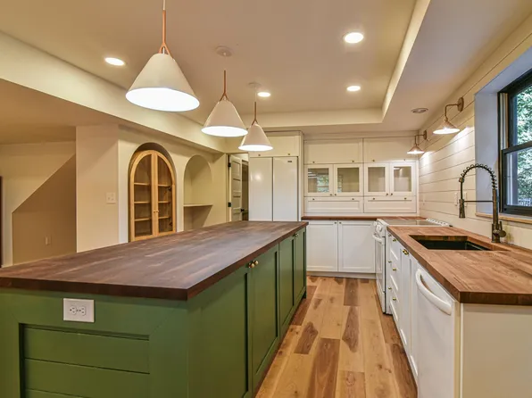 20 English Pl, Candler, NC 28715