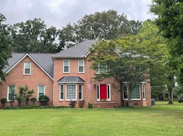 306 Amherst Dr, Tullahoma, TN 37388