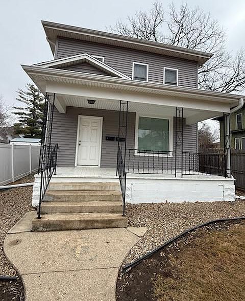 1st image of 330 1st Ave SE APT 1