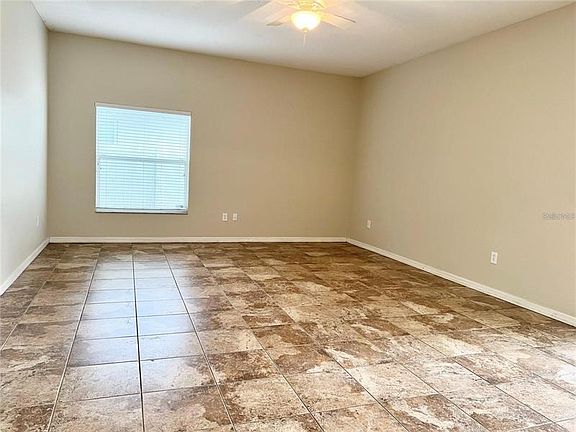 5th image of 8427 Carriage Pointe Dr