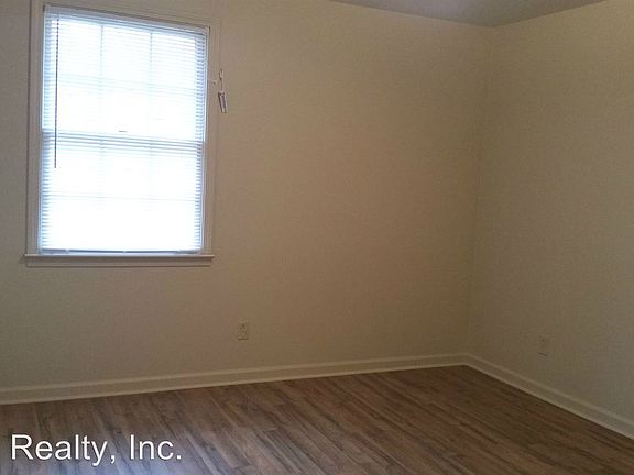 4th image of 129 Hadley Dr #A
