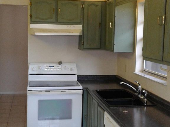 5th image of 325 NW Ferris Dr