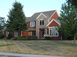 1923 Tallgrass Cir, Waukesha, WI 53188