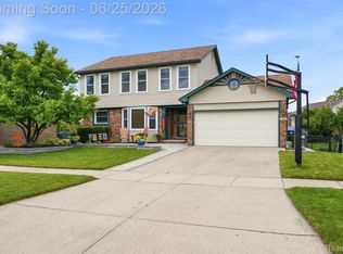 45658 Hanford Rd, Canton, MI 48187